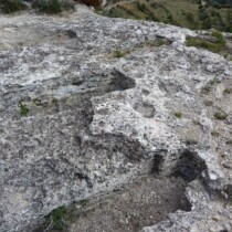 Tumbas en la roca