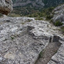 Tumbas en la roca